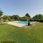 Frühstückspension Domaine De Marlas - D'hotes 3*