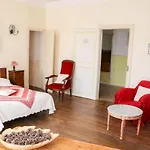 Domaine De Marlas - D'hotes Rieucros