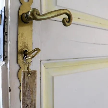 Domaine De Marlas - D'hotes Rieucros