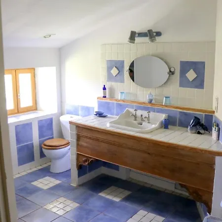 Domaine De Marlas - D'hotes Rieucros