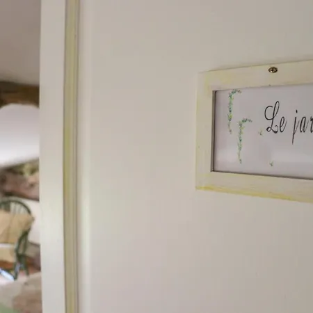 فندق مبيت وإفطار Domaine De Marlas - D'hotes 3*