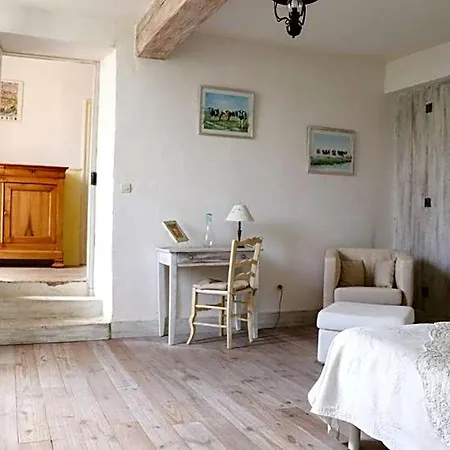 Domaine De Marlas - D'hotes Bed & Breakfast 3*