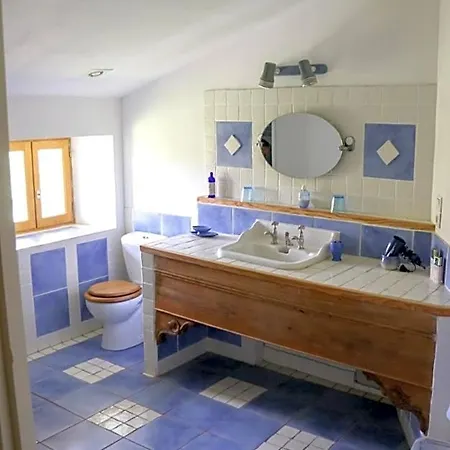Bed & Breakfast Domaine De Marlas - D'hotes