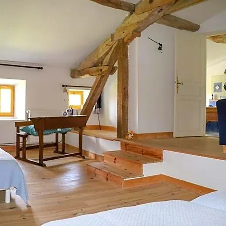 Domaine De Marlas - D'hotes Bed & Breakfast
