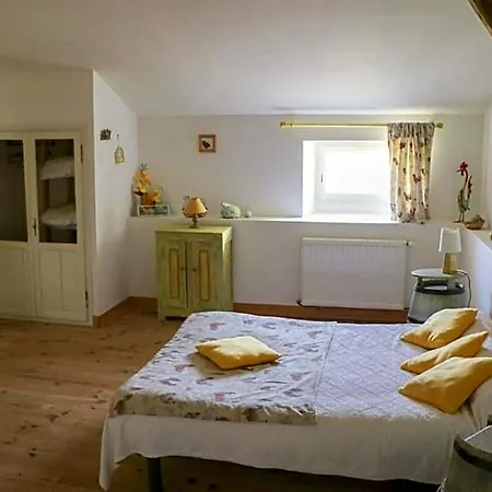 Domaine De Marlas - D'hotes Bed & Breakfast Rieucros