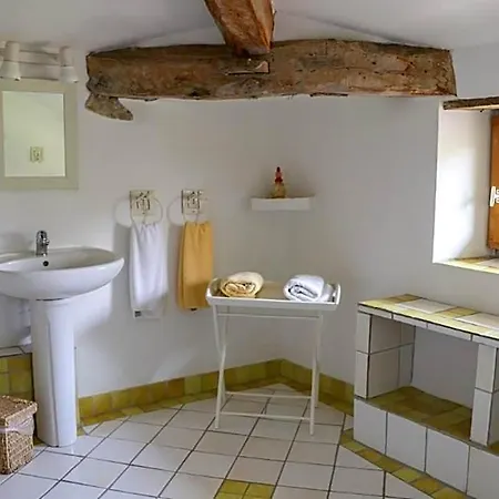 Domaine De Marlas - D'hotes Bed & Breakfast 3*