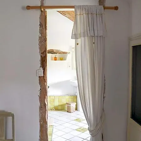 Domaine De Marlas - D'hotes Bed & Breakfast